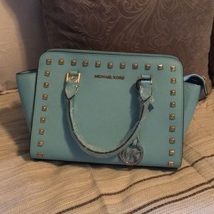 Michael Khors pocket book